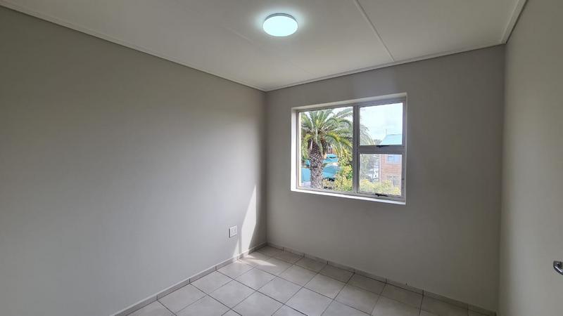 2 Bedroom Property for Sale in Oakglen Western Cape